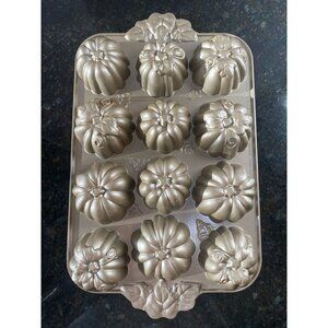 Nordic Ware Pumpkin Patch Mold Pan 6 Cups 1.6 Liters USA